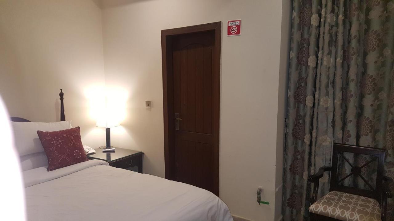 Zaib Guest House E-11 Islamabad Esterno foto
